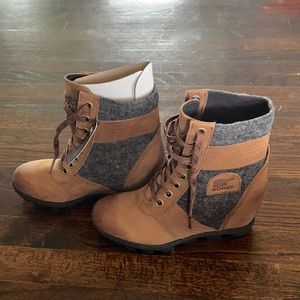 NWT SOREL Lexie wedge boot